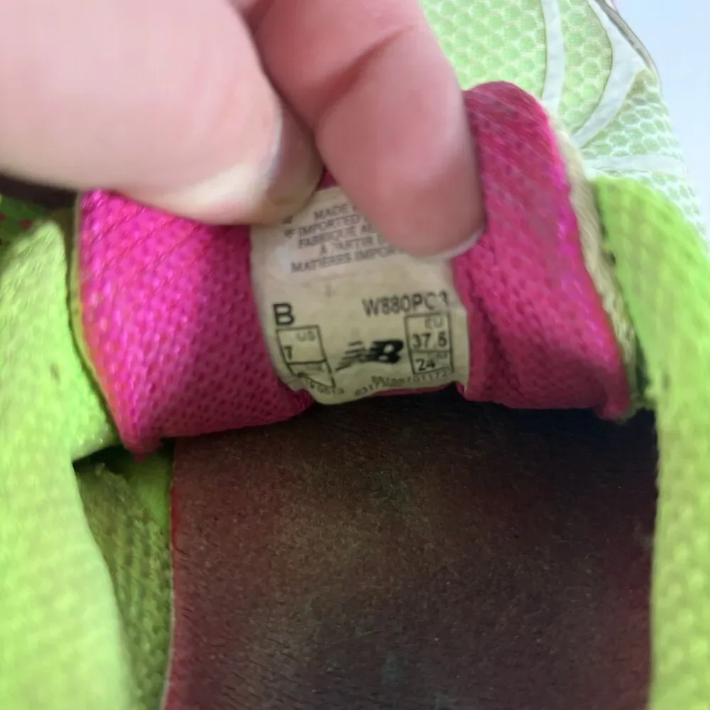 New Balance 880v3 Women’s Running Shoes Green Pink USA Athletic Lace Up Size 7
